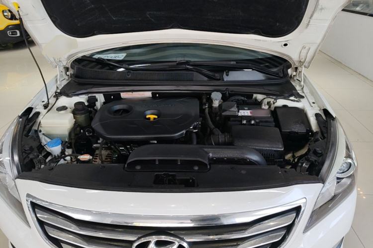 Used Hyundai Mistra 2014 1.8L Automatic Smart GLS Engine Bay