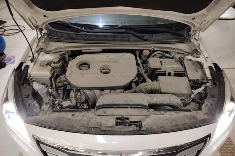 Used Hyundai Mistra 2014 1.8L Automatic Smart GLS Engine Bay