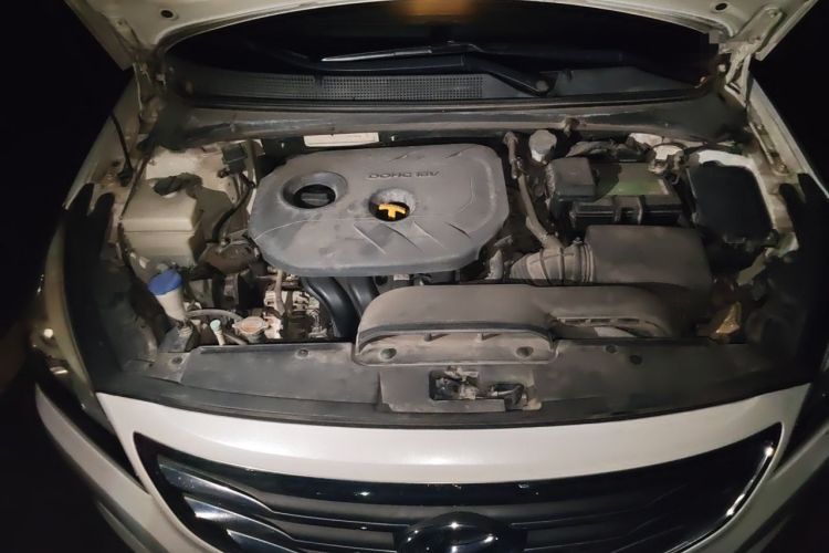 Used Hyundai Mistra 2014 1.8L Automatic Deluxe DLX Model Engine Bay