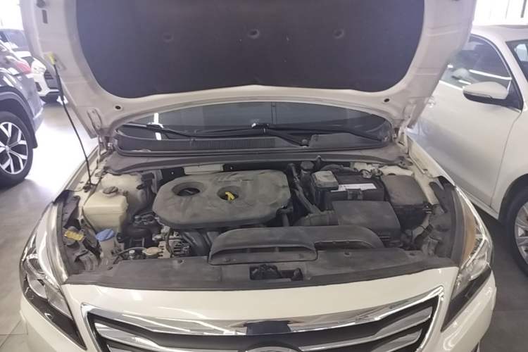 Used Hyundai Mistra 2014 1.8L Automatic Deluxe DLX Model Engine Bay