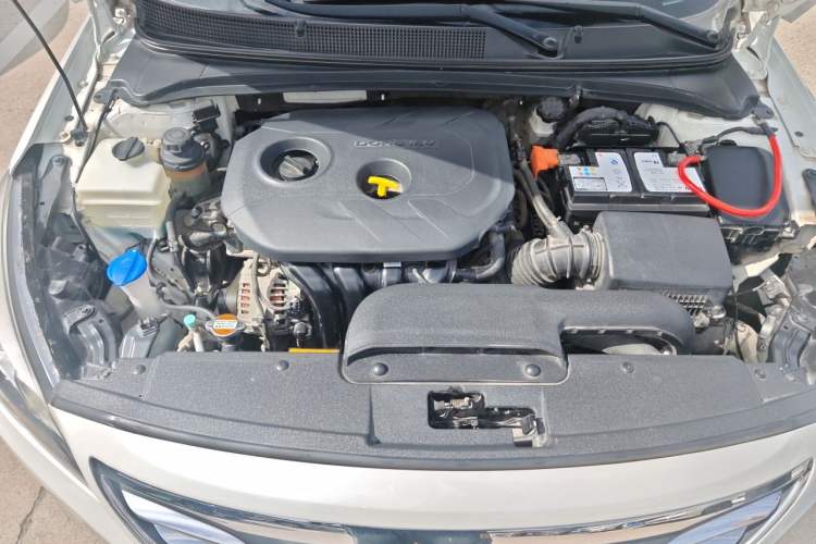Used Hyundai Mistra 2014 1.8L Automatic Smart GLS Engine Bay