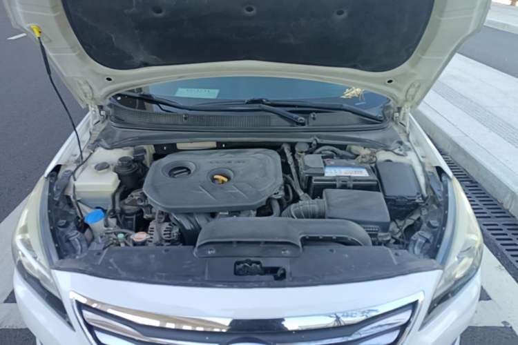 Used Hyundai Mistra 2014 1.8L Automatic Smart GLS Engine Bay
