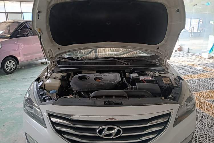 Used Hyundai Mistra 2014 1.8L Automatic Smart GLS Engine Bay