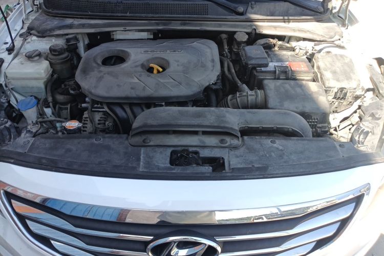Used Hyundai Mistra 2014 1.8L Automatic Smart GLS Engine Bay