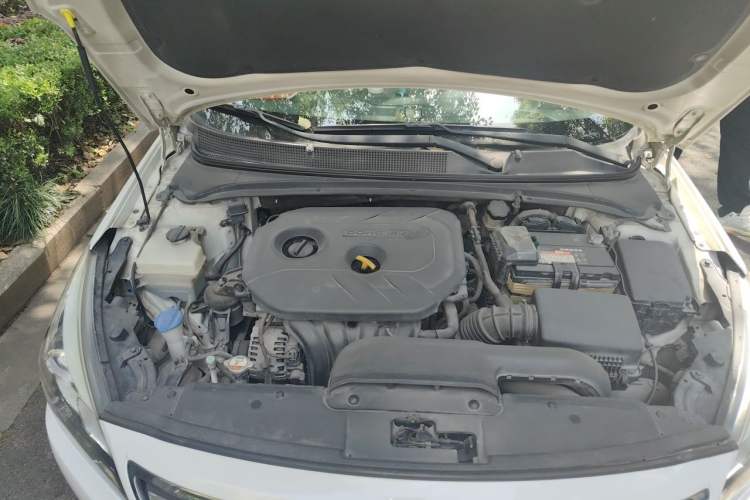 Used Hyundai Mistra 2014 1.8L Automatic Deluxe DLX Model Engine Bay