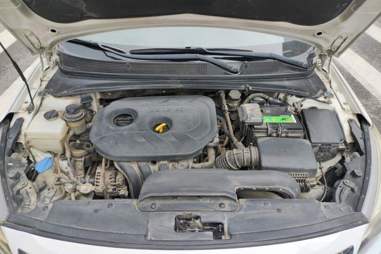 Used Hyundai Mistra 2014 1.8L Automatic Smart GLS Engine Bay