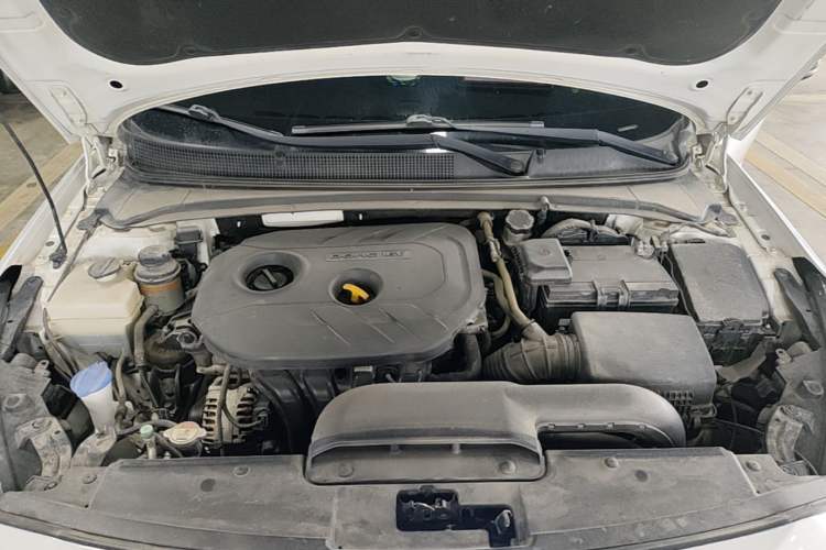 Used Hyundai Mistra 2014 1.8L Automatic Smart GLS Engine Bay