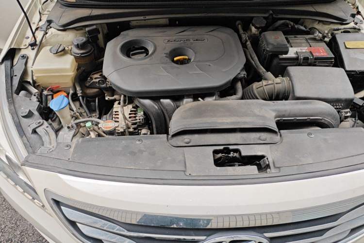 Used Hyundai Mistra 2014 1.8L Automatic Smart GLS Engine Bay