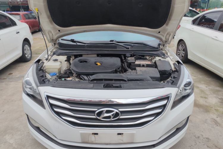 Used Hyundai Mistra 2014 1.8L Automatic Deluxe DLX Model Engine Bay