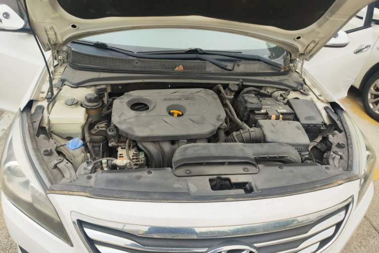 Used Hyundai Mistra 2014 1.8L Automatic Smart GLS Engine Bay