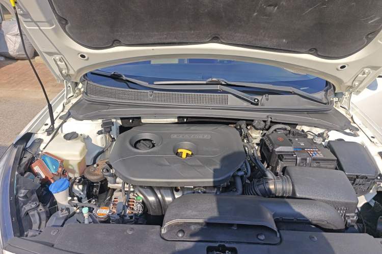Used Hyundai Mistra 2014 1.8L Automatic Deluxe DLX Model Engine Bay