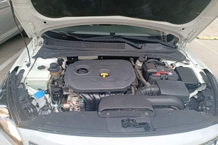 Used Hyundai Mistra 2014 1.8L Automatic Smart GLS Engine Bay