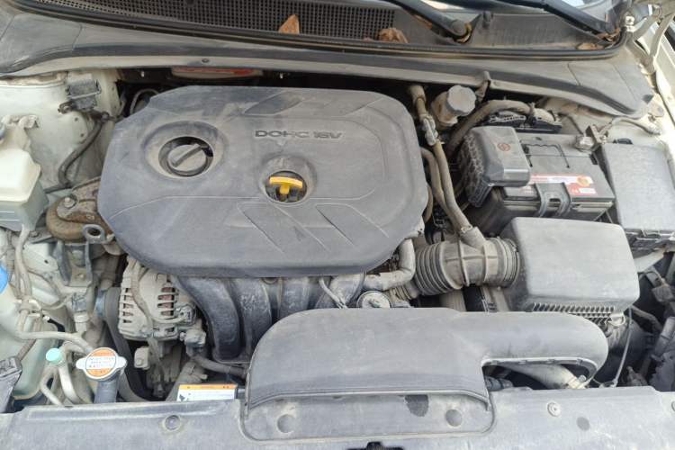 Used Hyundai Mistra 2014 1.8L Automatic Smart GLS Engine Bay