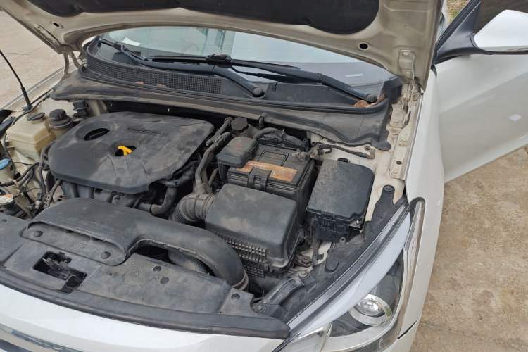 Used Hyundai Mistra 2014 1.8L Automatic Smart GLS Engine Bay Left
