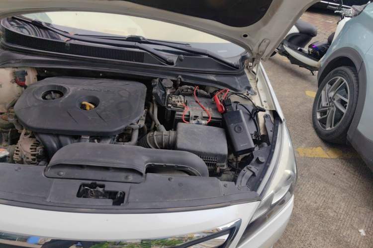 Used Hyundai Mistra 2014 1.8L Automatic Deluxe DLX Model Engine Bay Left