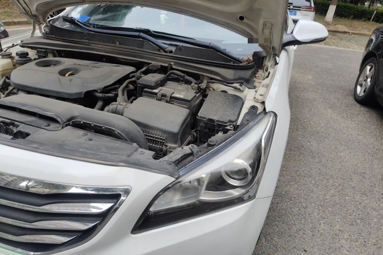 Used Hyundai Mistra 2014 1.8L Automatic Comfort Model GL Engine Bay Left