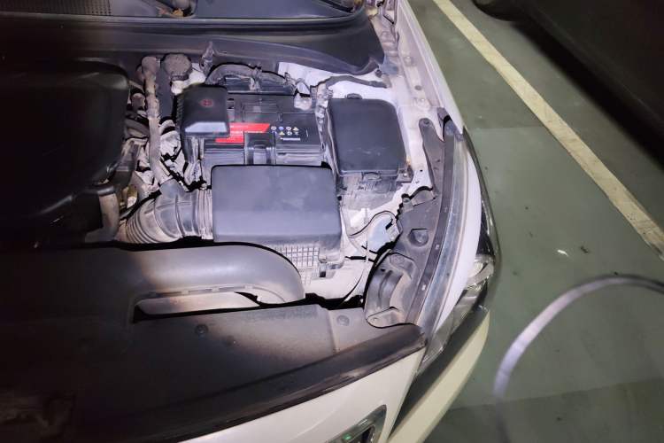 Used Hyundai Mistra 2014 1.8L Automatic Smart GLS Engine Bay Left