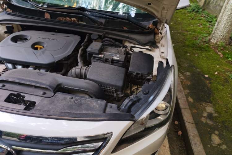 Used Hyundai Mistra 2014 1.8L Automatic Deluxe DLX Model Engine Bay Left