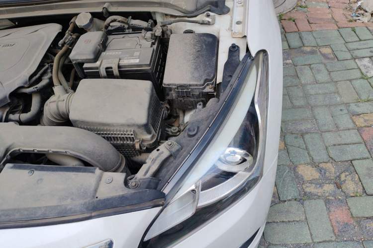 Used Hyundai Mistra 2014 1.8L Automatic Smart GLS Engine Bay Left