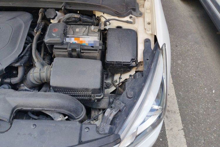 Used Hyundai Mistra 2014 1.8L Automatic Deluxe DLX Model Engine Bay Left
