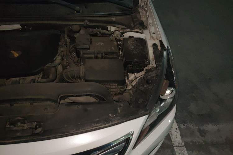 Used Hyundai Mistra 2014 1.8L Automatic Smart GLS Engine Bay Left