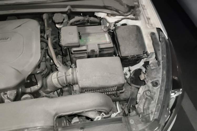 Used Hyundai Mistra 2014 1.8L Automatic Smart GLS Engine Bay Left