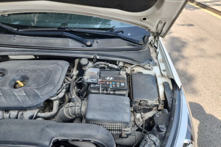 Used Hyundai Mistra 2014 1.8L Automatic Deluxe DLX Model Engine Bay Left