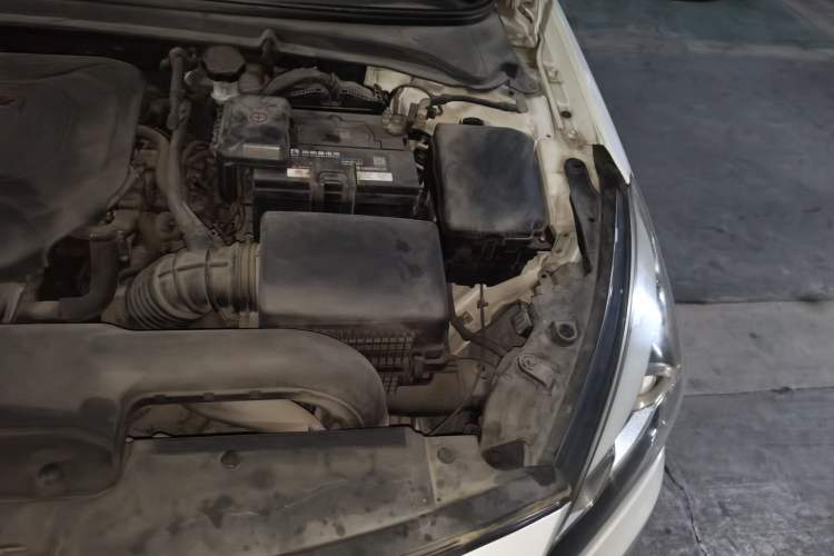 Used Hyundai Mistra 2014 1.8L Automatic Deluxe DLX Model Engine Bay Left