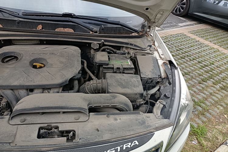 Used Hyundai Mistra 2014 1.8L Manual Comfort GL Model Engine Bay Left