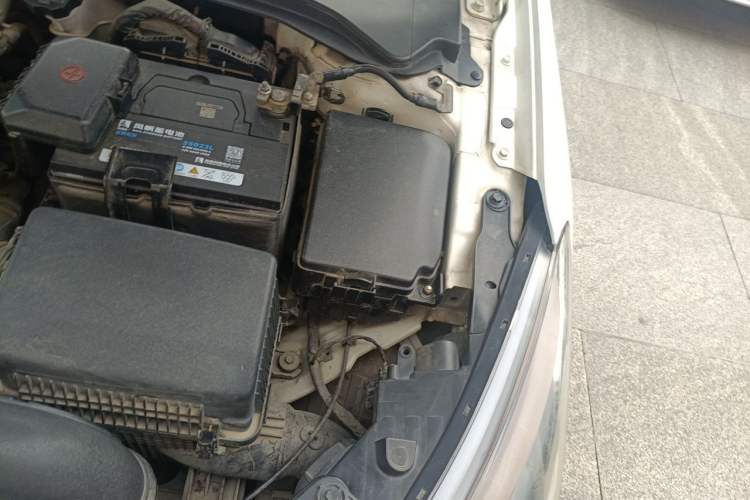 Used Hyundai Mistra 2014 1.8L Automatic Deluxe DLX Model Engine Bay Left
