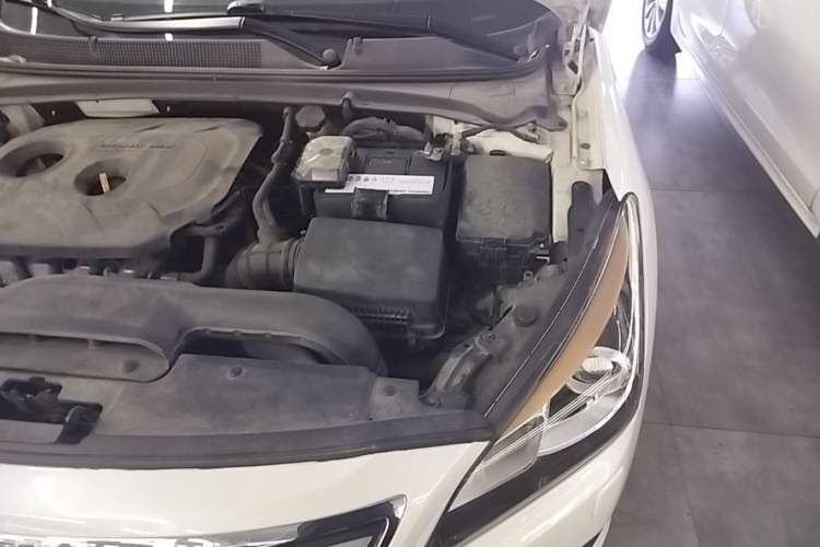 Used Hyundai Mistra 2014 1.8L Automatic Deluxe DLX Model Engine Bay Left