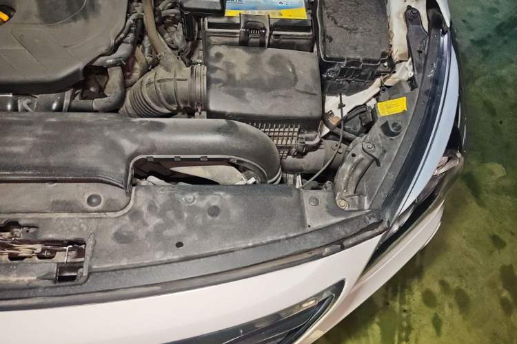 Used Hyundai Mistra 2014 1.8L Automatic Smart GLS Engine Bay Left