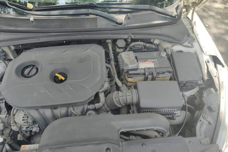 Used Hyundai Mistra 2014 1.8L Automatic Deluxe DLX Model Engine Bay Left