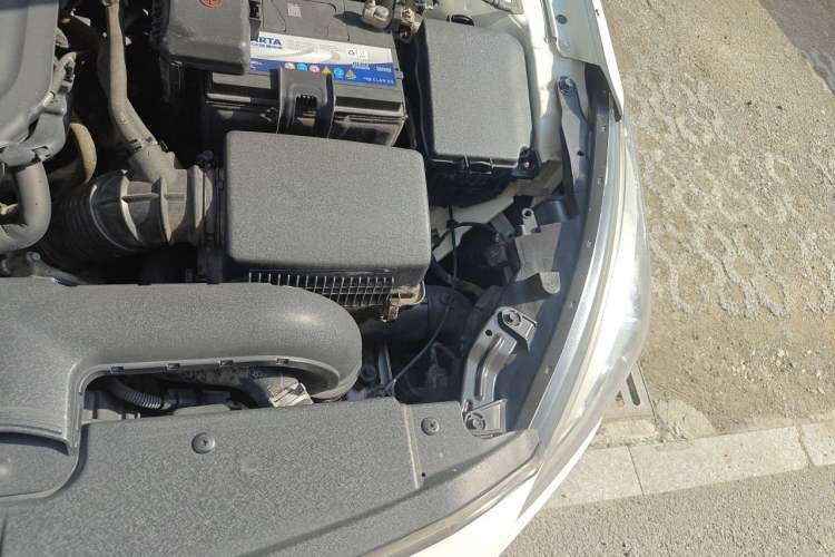 Used Hyundai Mistra 2014 1.8L Automatic Deluxe DLX Model Engine Bay Left