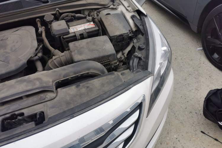 Used Hyundai Mistra 2014 1.8L Automatic Smart GLS Engine Bay Left