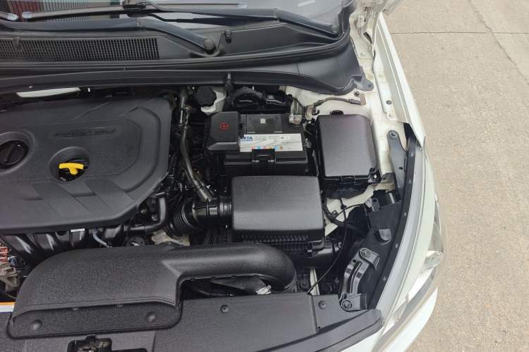 Used Hyundai Mistra 2014 1.8L Automatic Smart GLS Engine Bay Left