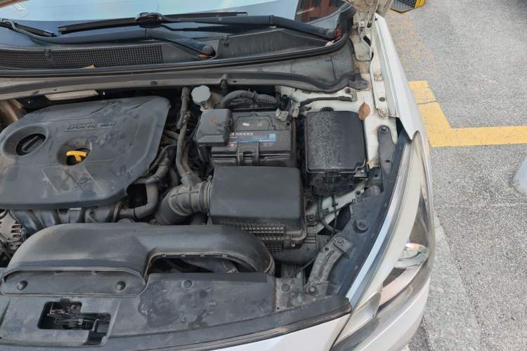 Used Hyundai Mistra 2014 1.8L Automatic Smart GLS Engine Bay Left
