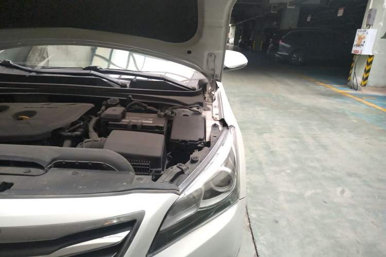 Used Hyundai Mistra 2014 1.8L Automatic Smart GLS Engine Bay Left