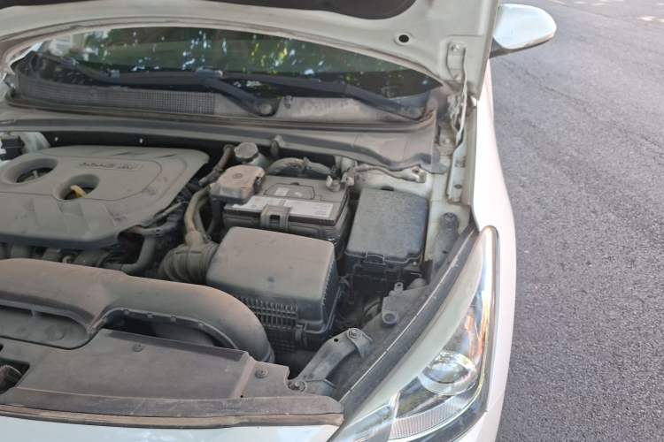 Used Hyundai Mistra 2014 1.8L Automatic Deluxe DLX Model Engine Bay Left