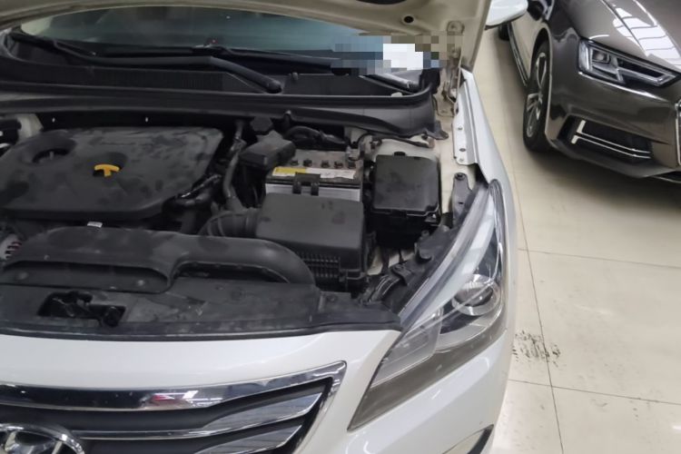 Used Hyundai Mistra 2014 1.8L Automatic Smart GLS Engine Bay Left