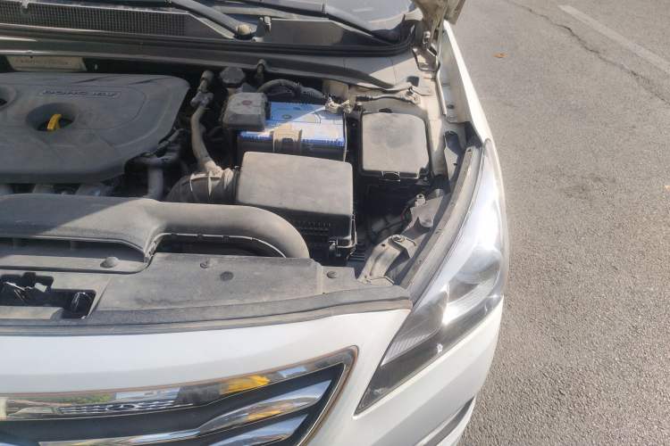Used Hyundai Mistra 2014 1.8L Automatic Deluxe DLX Model Engine Bay Left