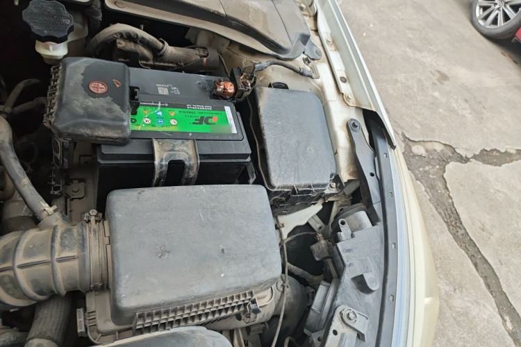Used Hyundai Mistra 2014 1.8L Manual Comfort GL Model Engine Bay Left