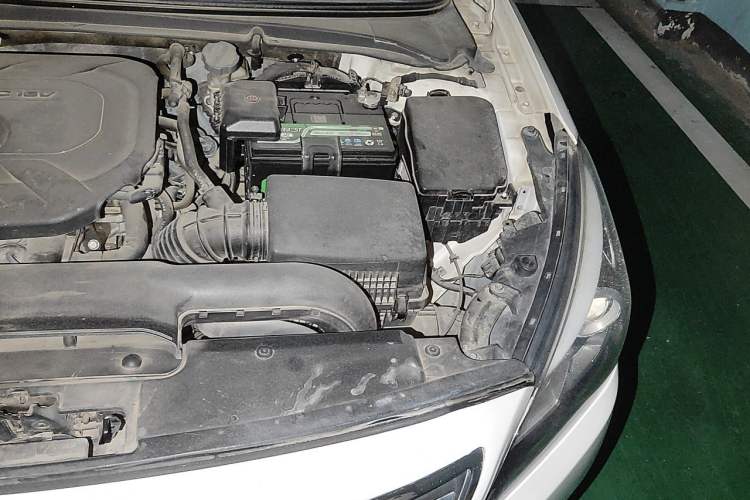 Used Hyundai Mistra 2014 1.8L Automatic Deluxe DLX Model Engine Bay Left