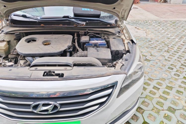 Used Hyundai Mistra 2014 1.8L Automatic Deluxe DLX Model Engine Bay Left