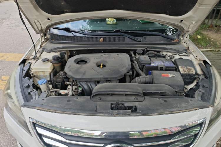 Used Hyundai Mistra 2014 1.8L Automatic Smart GLS Engine Bay