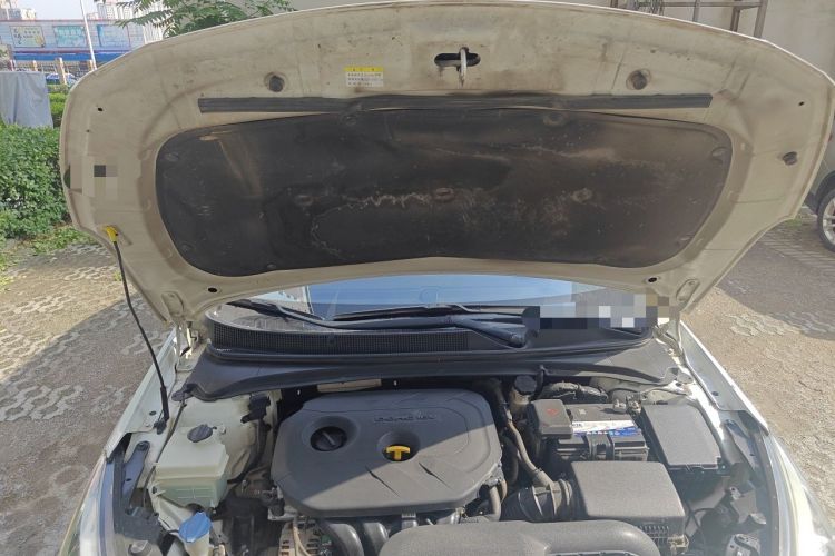 Used Hyundai Mistra 2014 1.8L Automatic Deluxe DLX Model Engine Bay