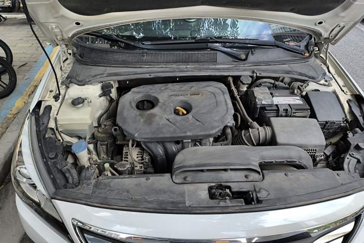Used Hyundai Mistra 2014 1.8L Automatic Deluxe DLX Model Engine Bay