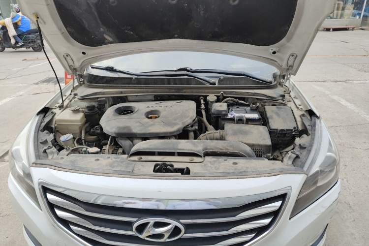 Used Hyundai Mistra 2014 1.8L Automatic Smart GLS Engine Bay