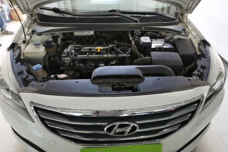 Used Hyundai Mistra 2014 1.8L Automatic Smart GLS Engine Bay