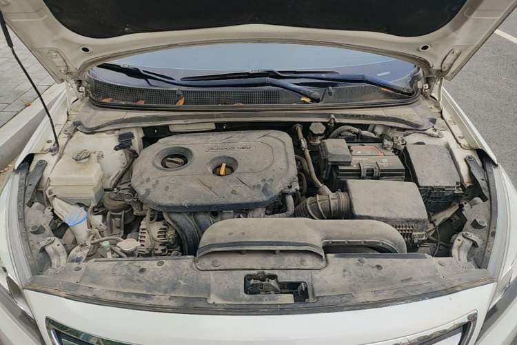 Used Hyundai Mistra 2014 1.8L Automatic Deluxe DLX Model Engine Bay